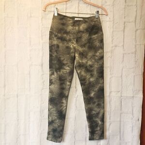 RACHEL ZOE  Tie-dye Capri Athletic Activewear Yoga Leggings Small